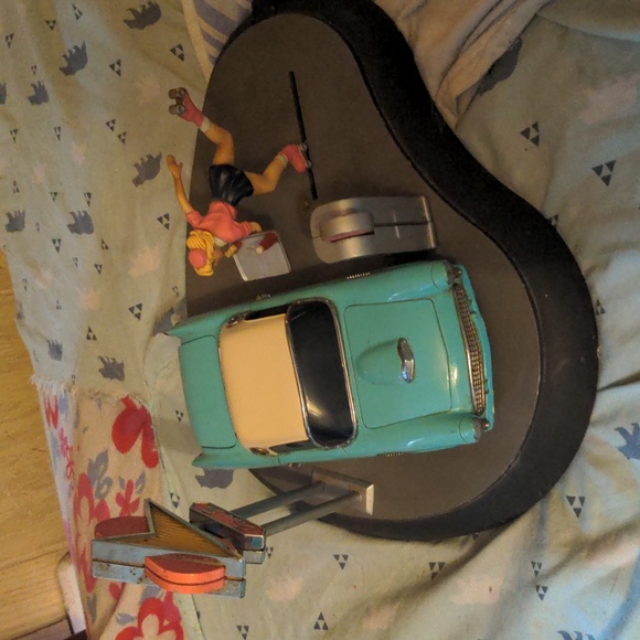 1992 Franklin Mint Dine-In Menu Moveable Vintage Car Girl Food Roller Skates - Picture 11 of 16